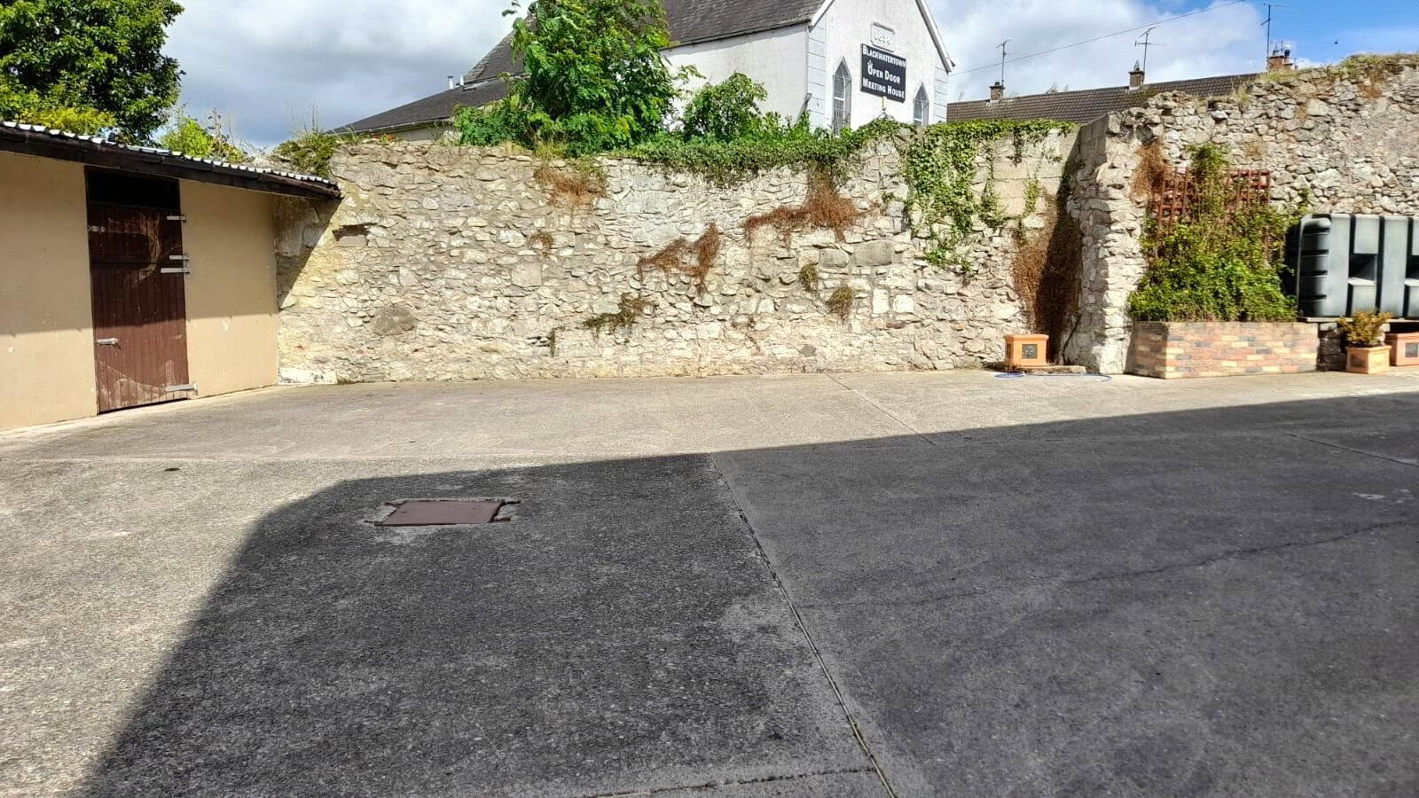 Yard To Rear Of Dwelling, 5 Benburb Street 2 of 6