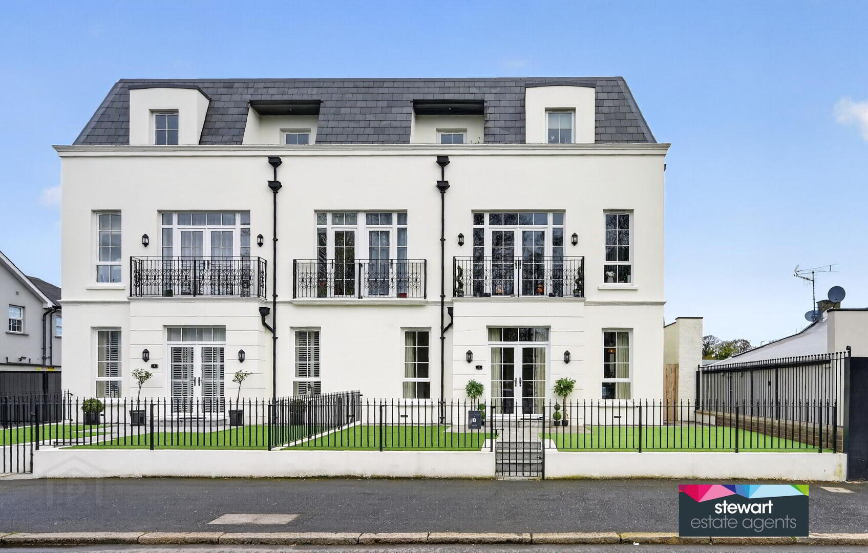 2 Park Manor 1 of 34
