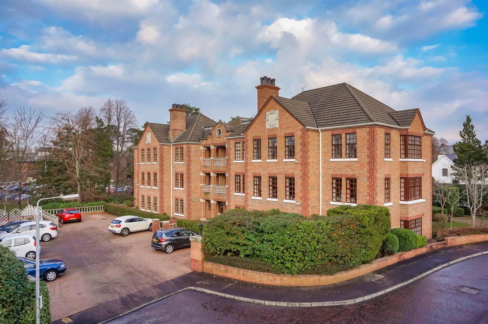 5 Broomhill Manor 1 of 14