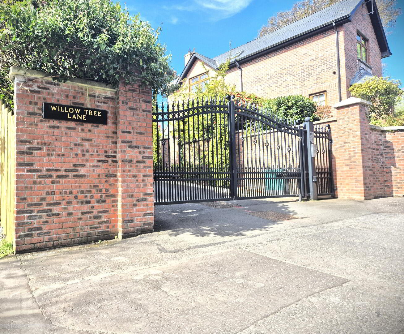 2 Willow Tree Lane 41 of 42