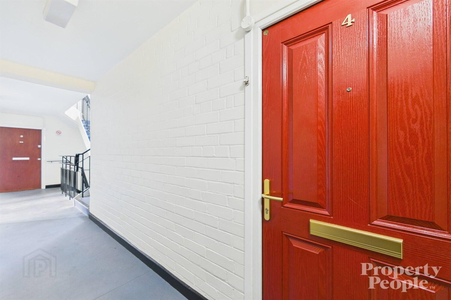 APT 4, Kansas Avenue 2 of 25