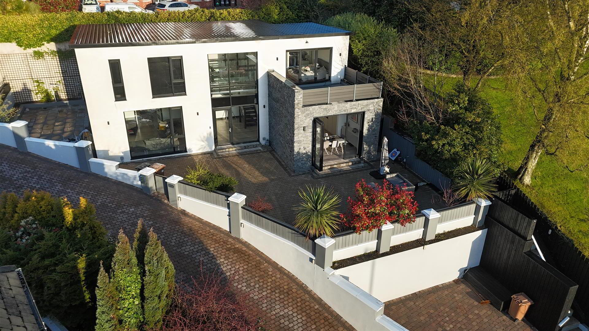 738D Antrim Road 2 of 53