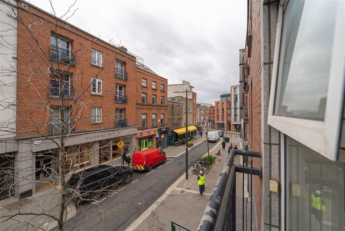 4 Earlsfield Court, 79-87 Francis Street 3 of 16