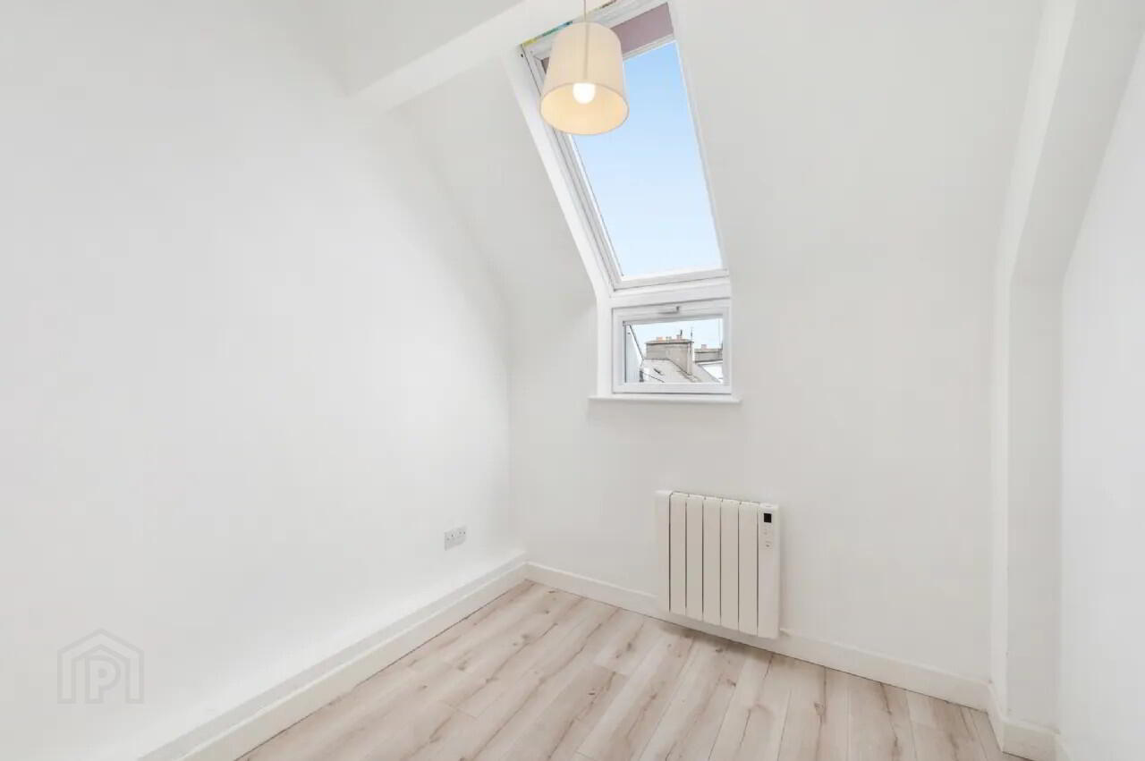Apartment 5 John Barry House 8 of 9