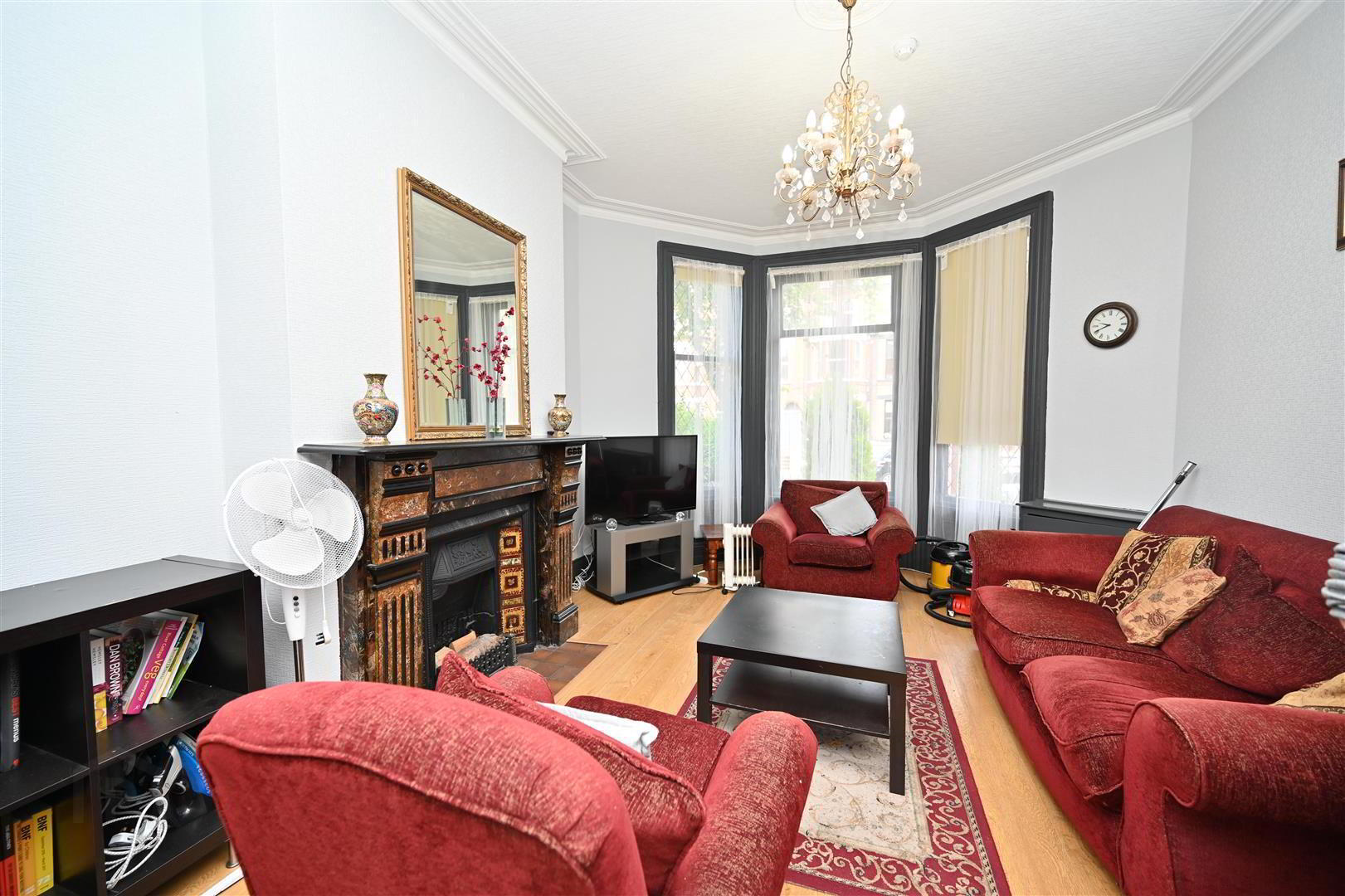 Room 3, 9 Eglantine Avenue 2 of 7