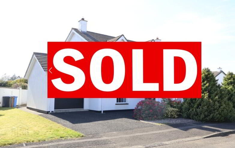 1 Knockmore Crescent 1 of 15