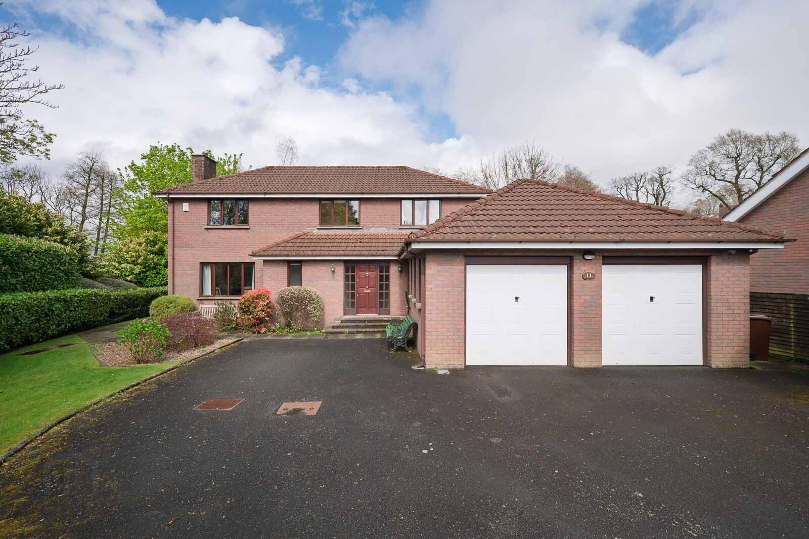 11 Glenmachan Grove 1 of 37