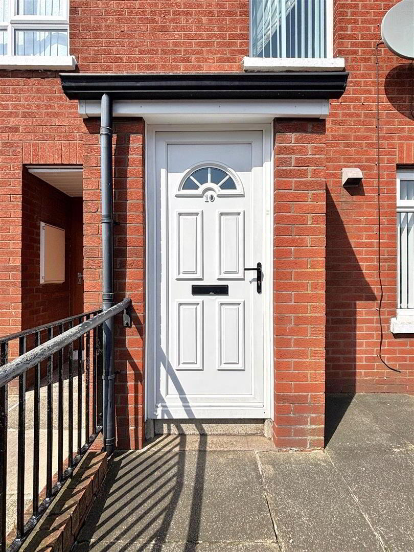 10 Rosapenna Street 3 of 15