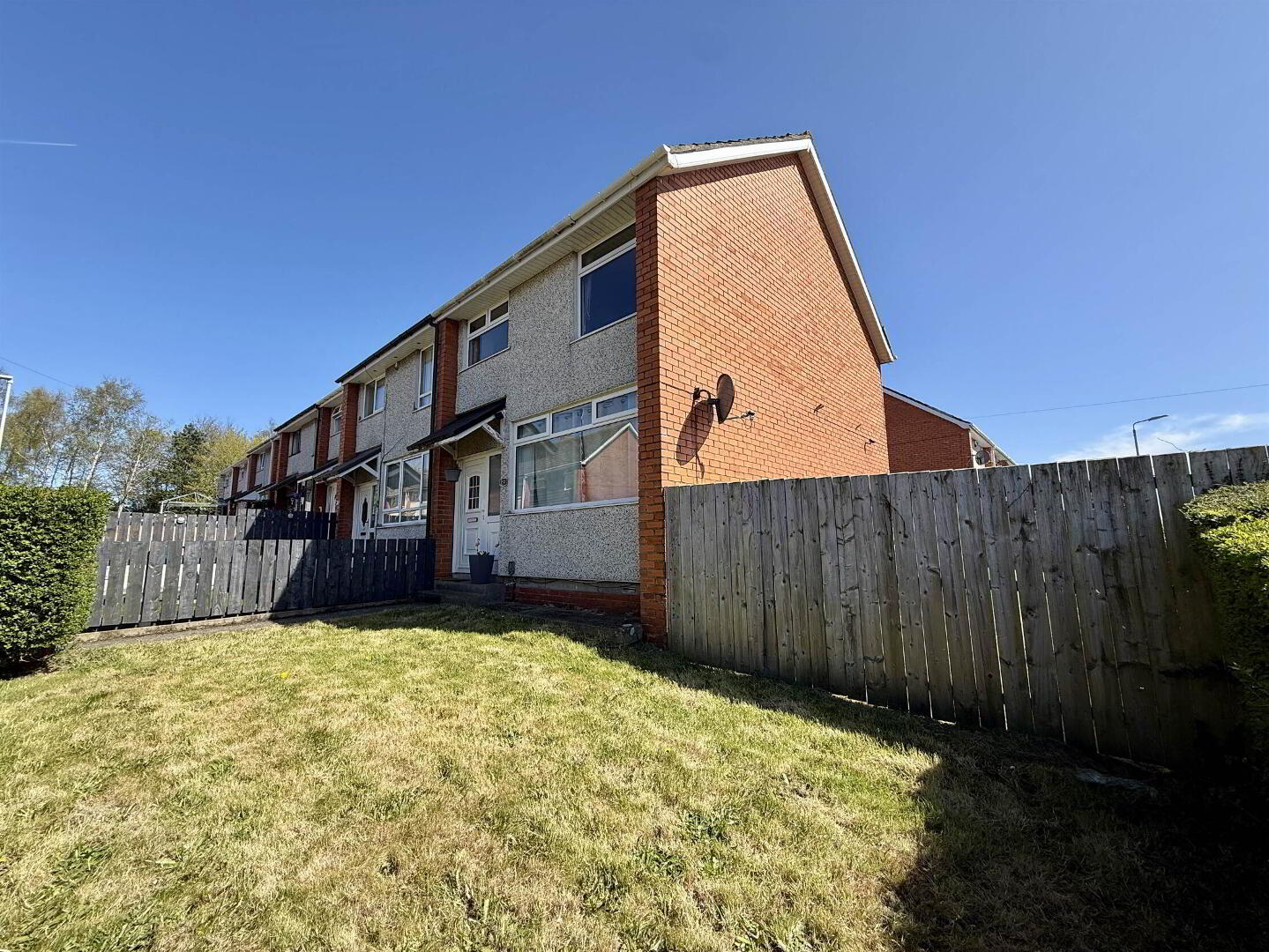 145 Kinross Avenue 2 of 13