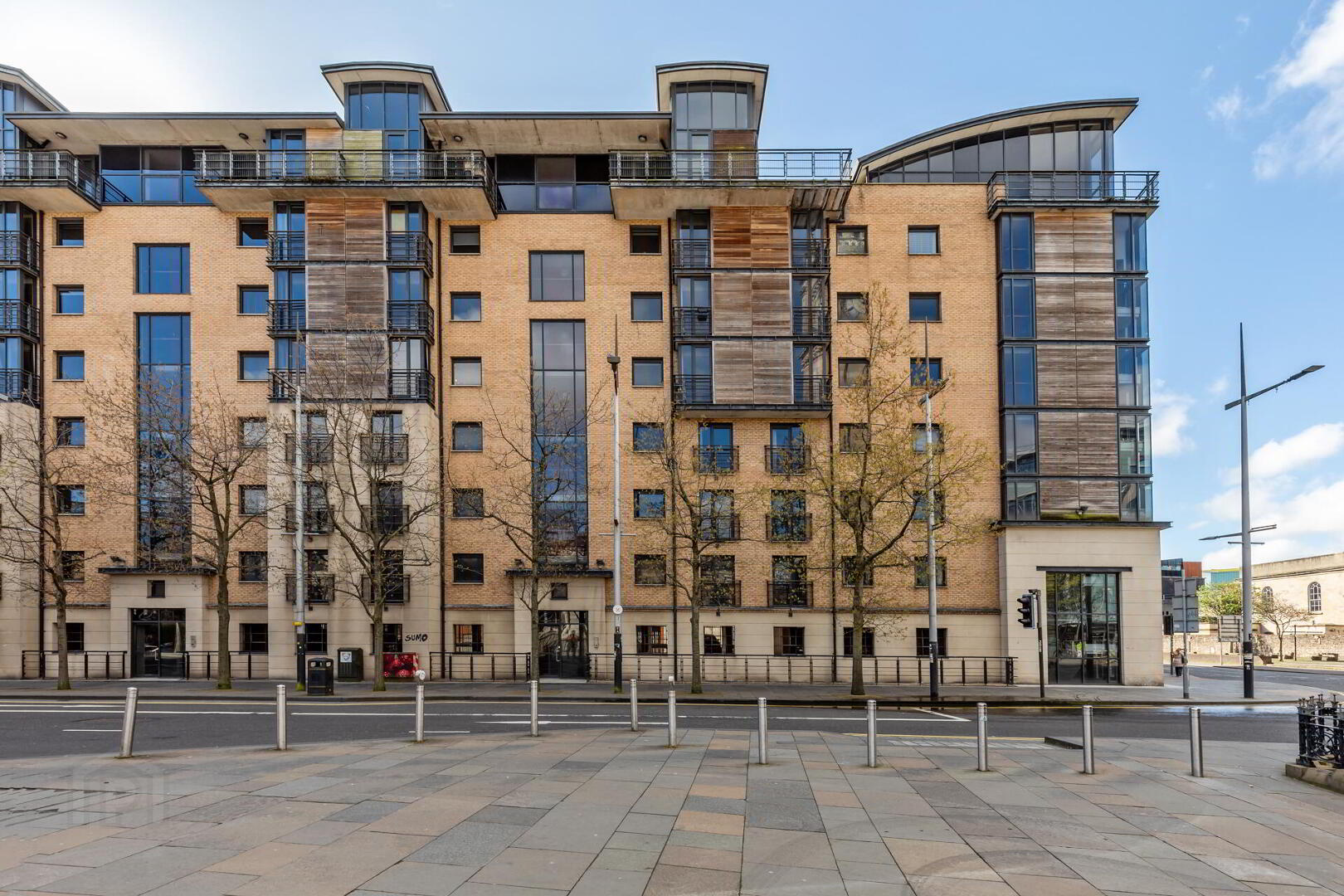 Apt 59, 17 Queens Square 26 of 27