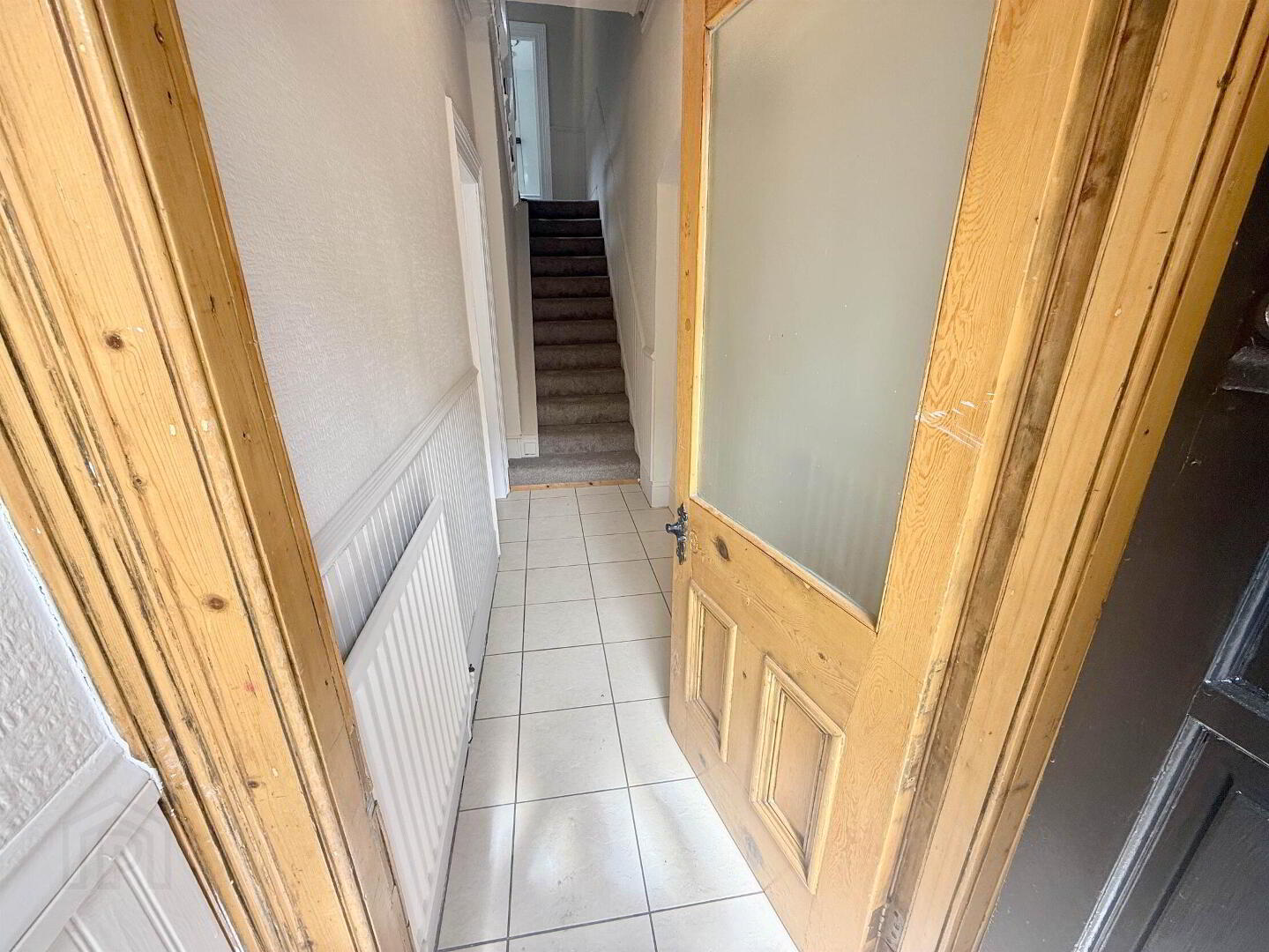 260 Ravenhill Avenue 2 of 17