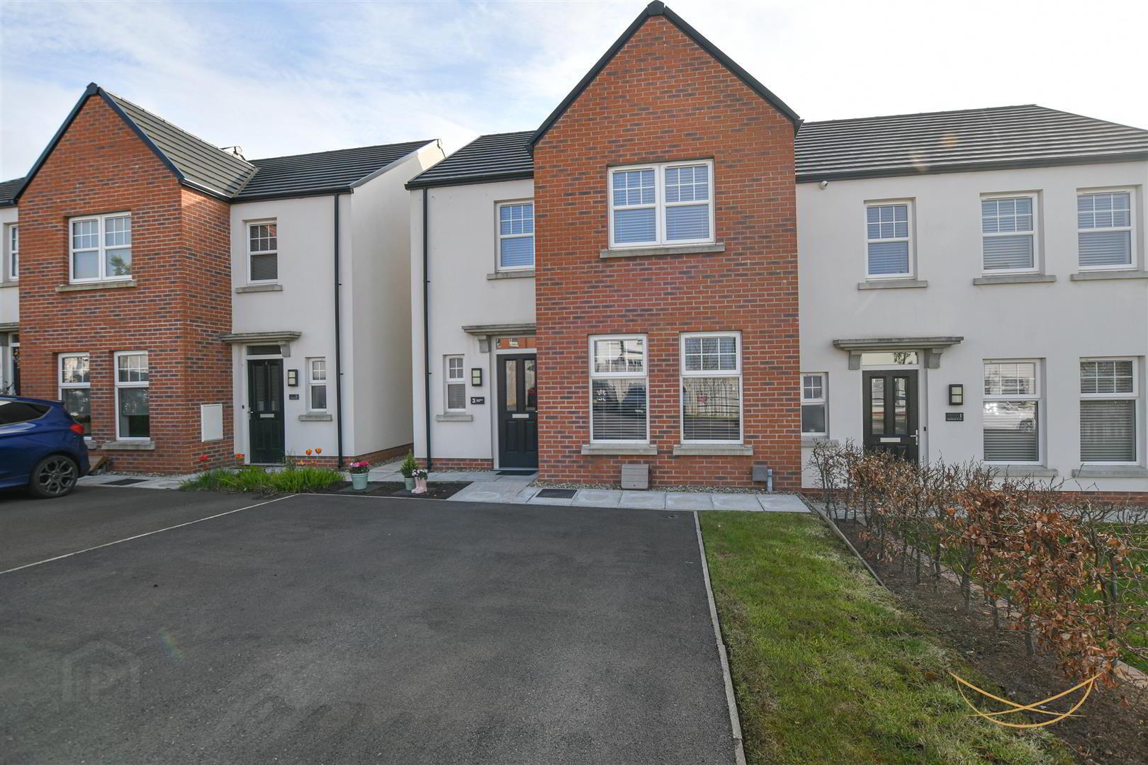 3 Rushfield Walk 2 of 45