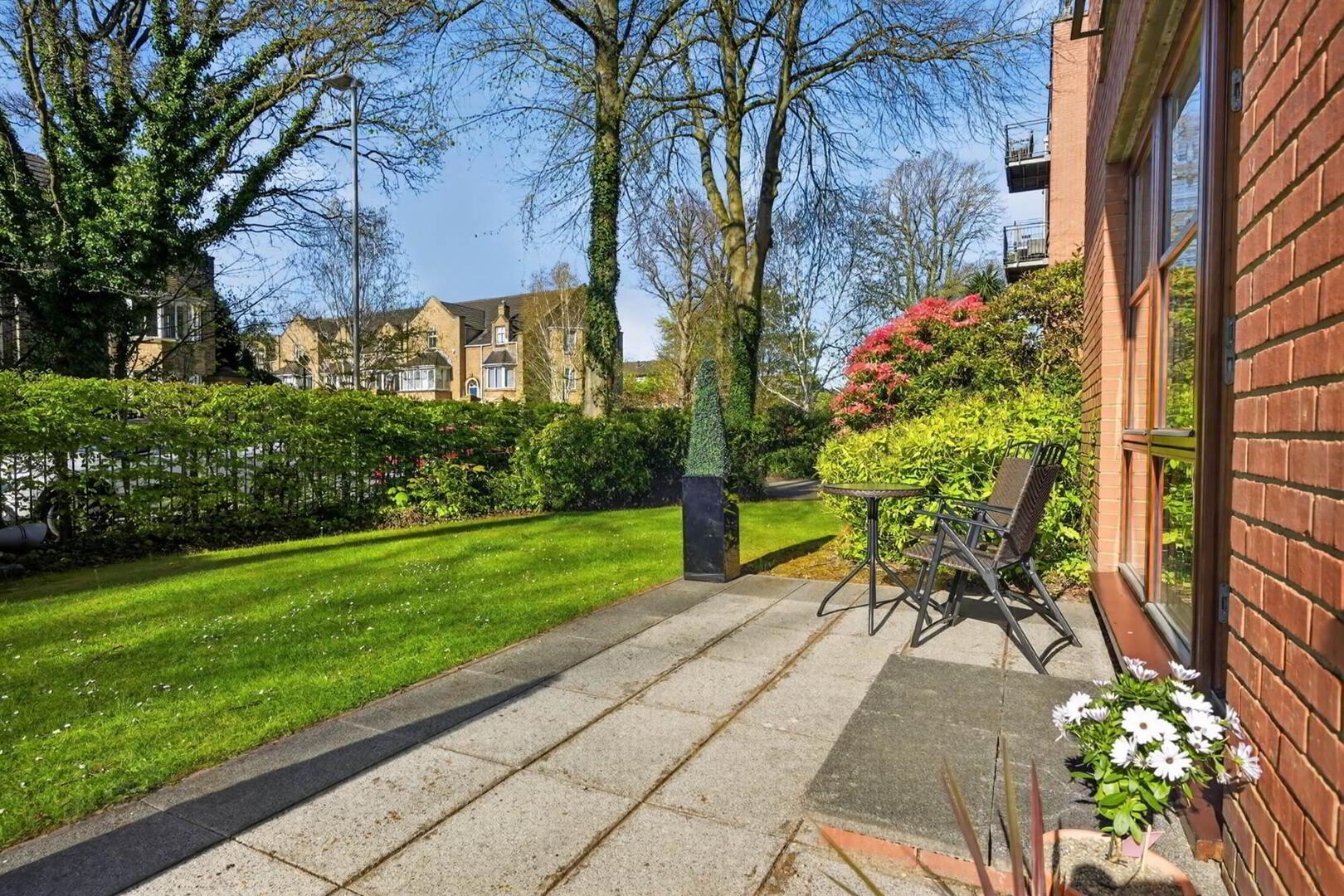 B1 Apt Malone Square, 42 Windsor Park 23 of 24