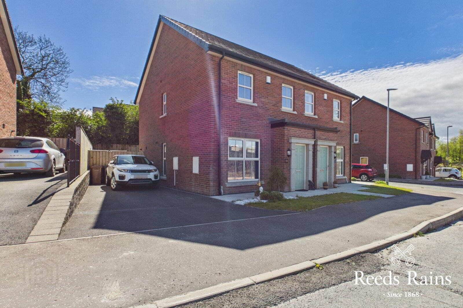 44 Helens Wood Green 1 of 30