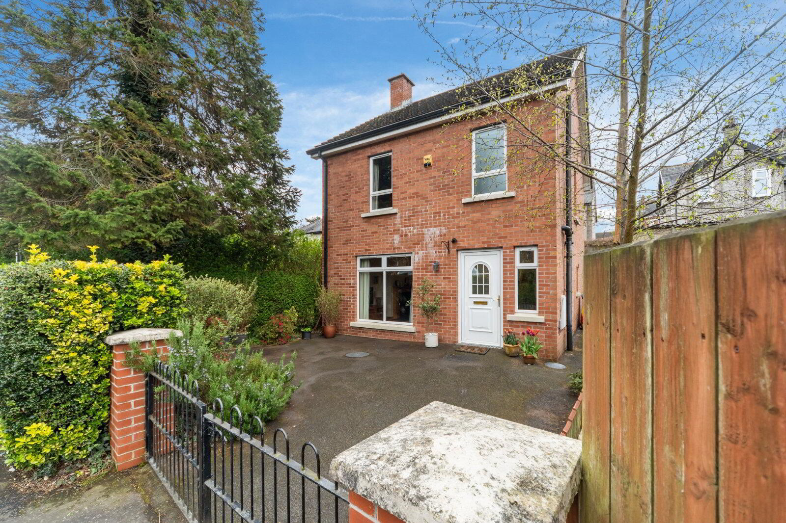 25B Knockbreda Park 1 of 21