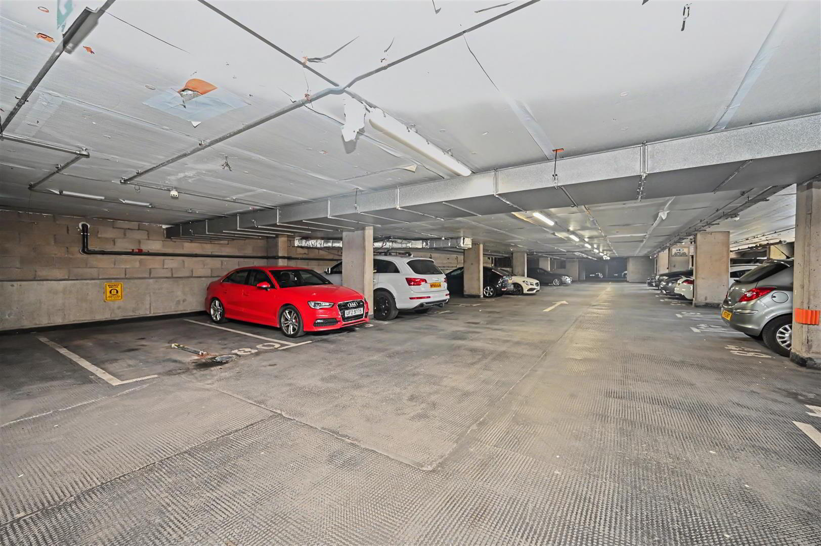 Apt 402 Park Avenue 14 of 15