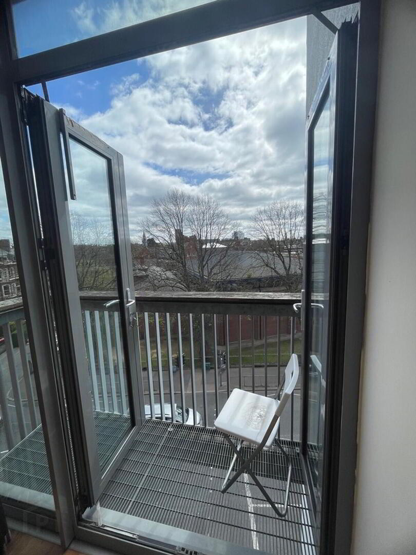 Apt 4.6, 117 Lisburn Road 12 of 13