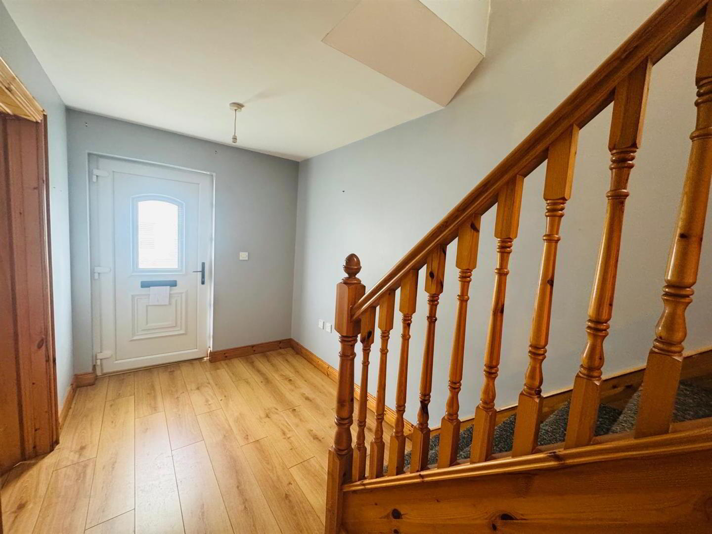 42 Elm Wood Green 2 of 16