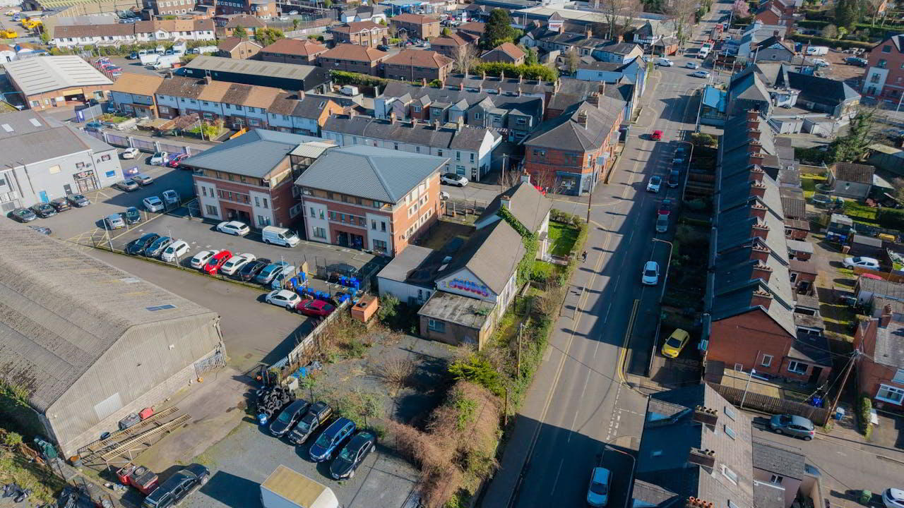 19-21 Upper Dunmurry Lane 1 of 5