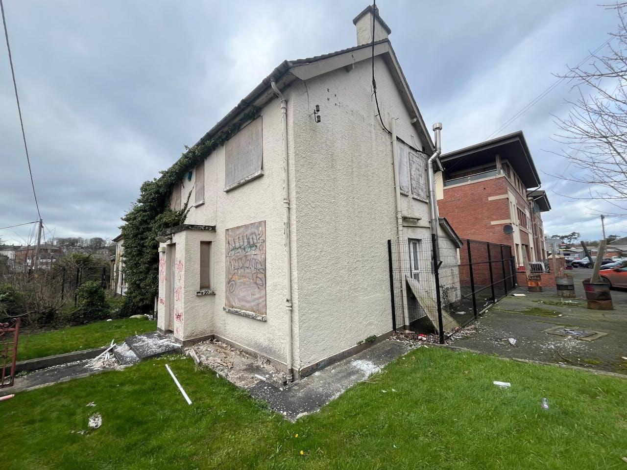 19-21 Upper Dunmurry Lane 4 of 5