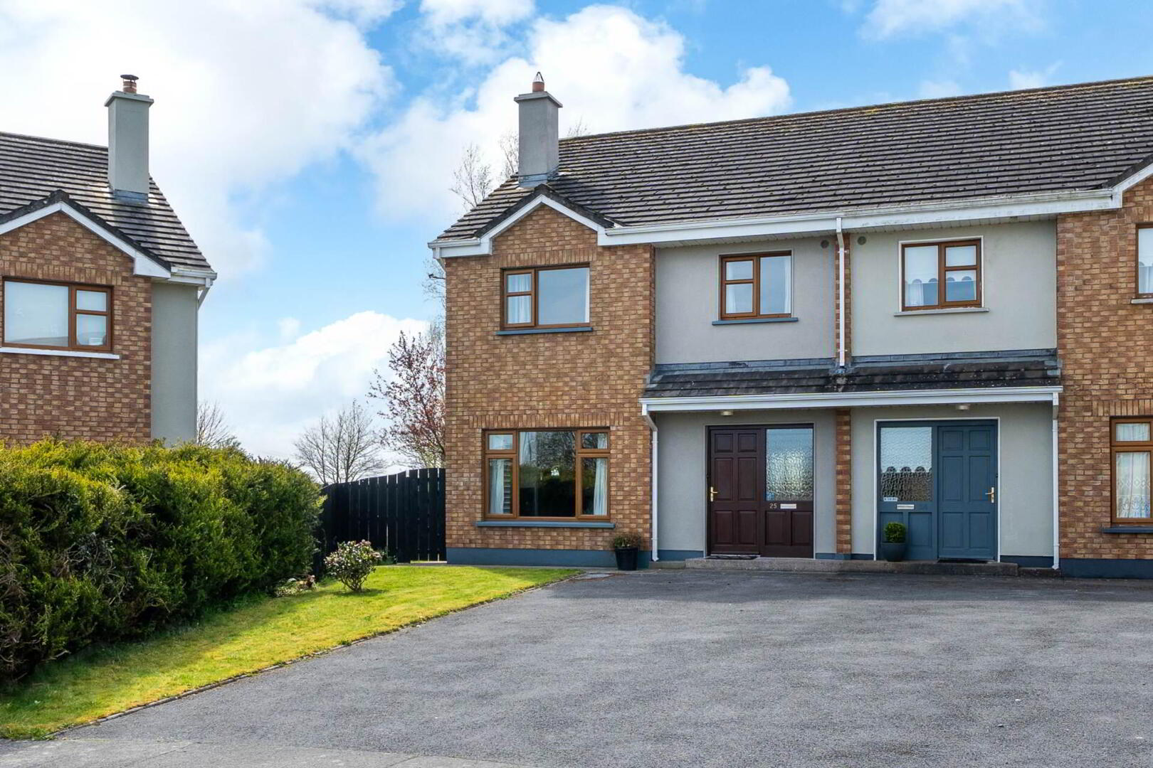 25 Cornaroya Manor 2 of 41