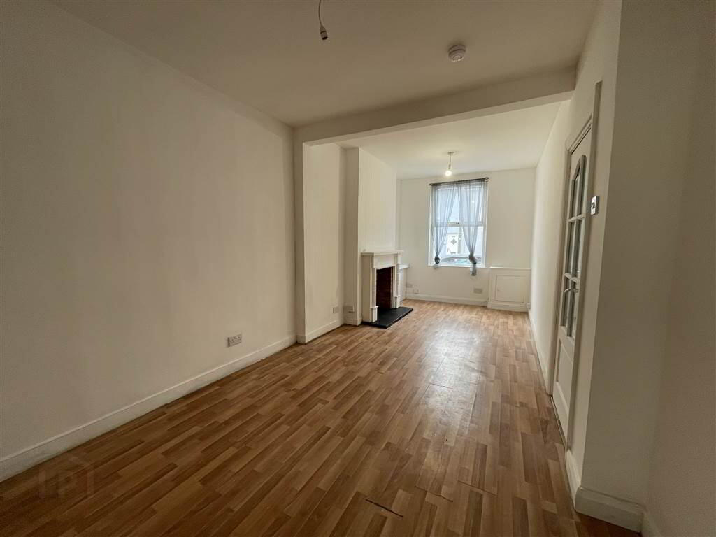 49 Forfar Street 2 of 16