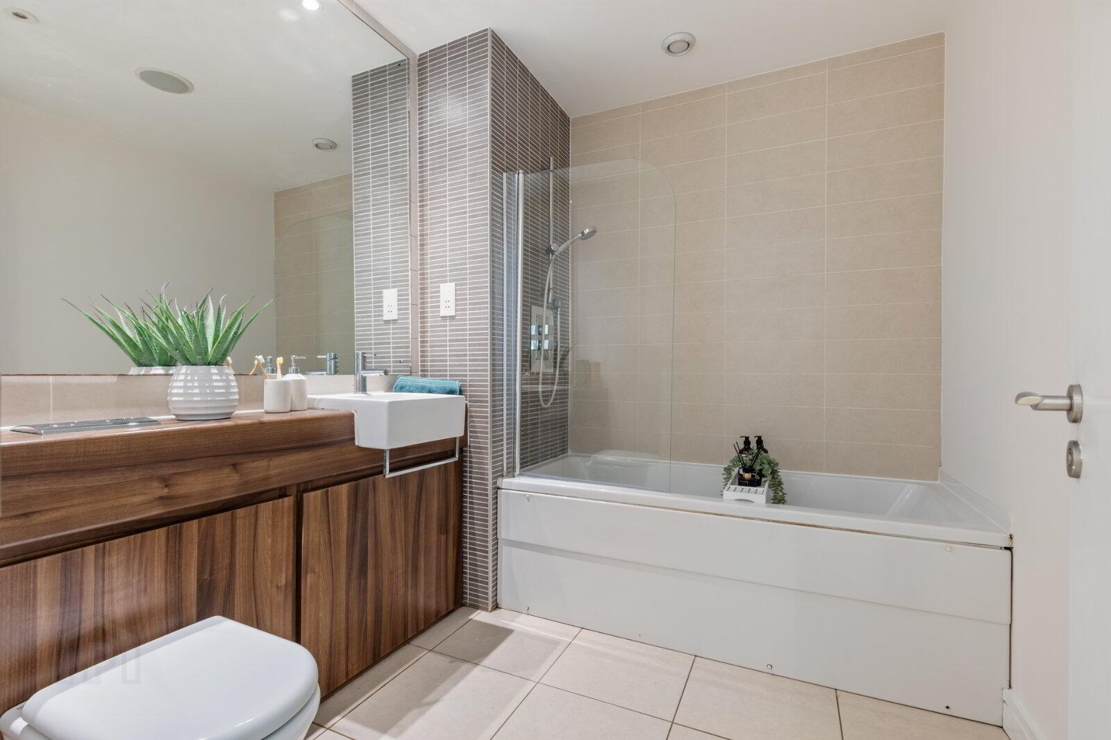 Apartment 5.16 The Arc 2E Queens Road 15 of 16