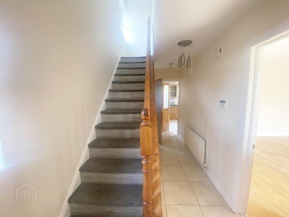 23 Roes Hill 2 of 12