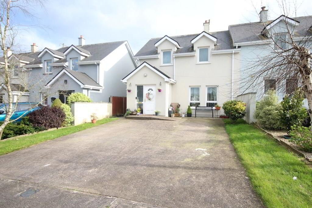 15 Whitethorn Grove 11 of 12