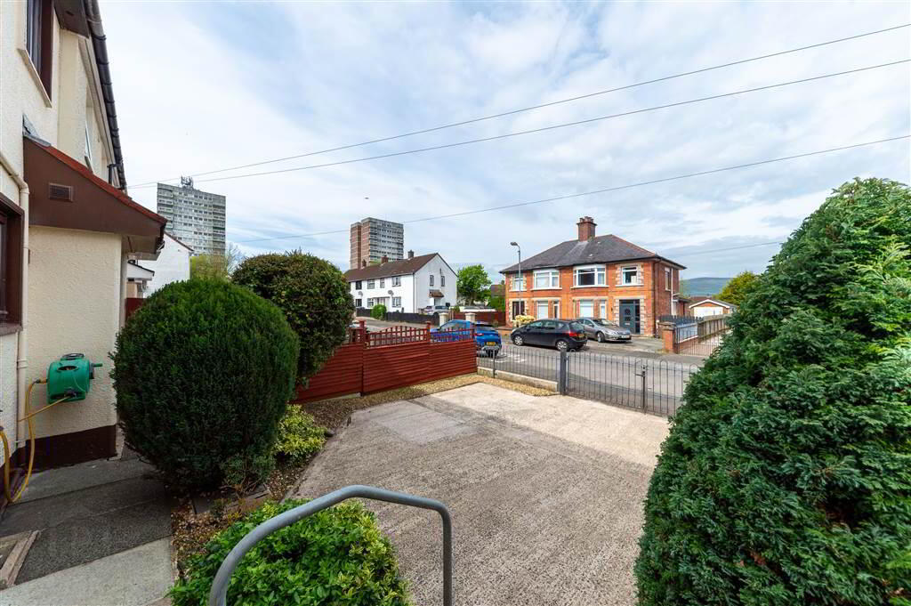 54 Locksley Gardens 32 of 33