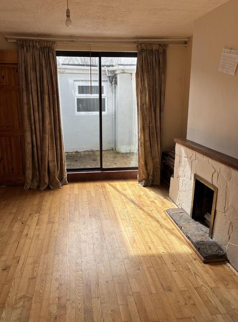 4 Old Friary Place 2 of 8