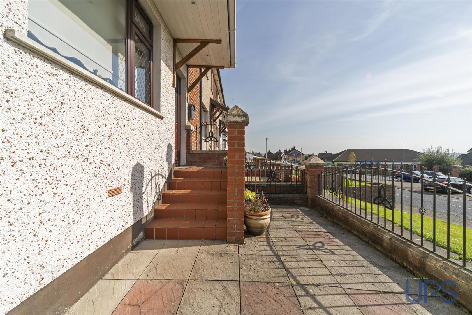 105 Lenadoon Avenue 3 of 28