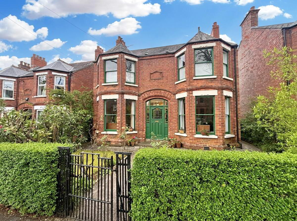 7 Knutsford Drive 2 of 33