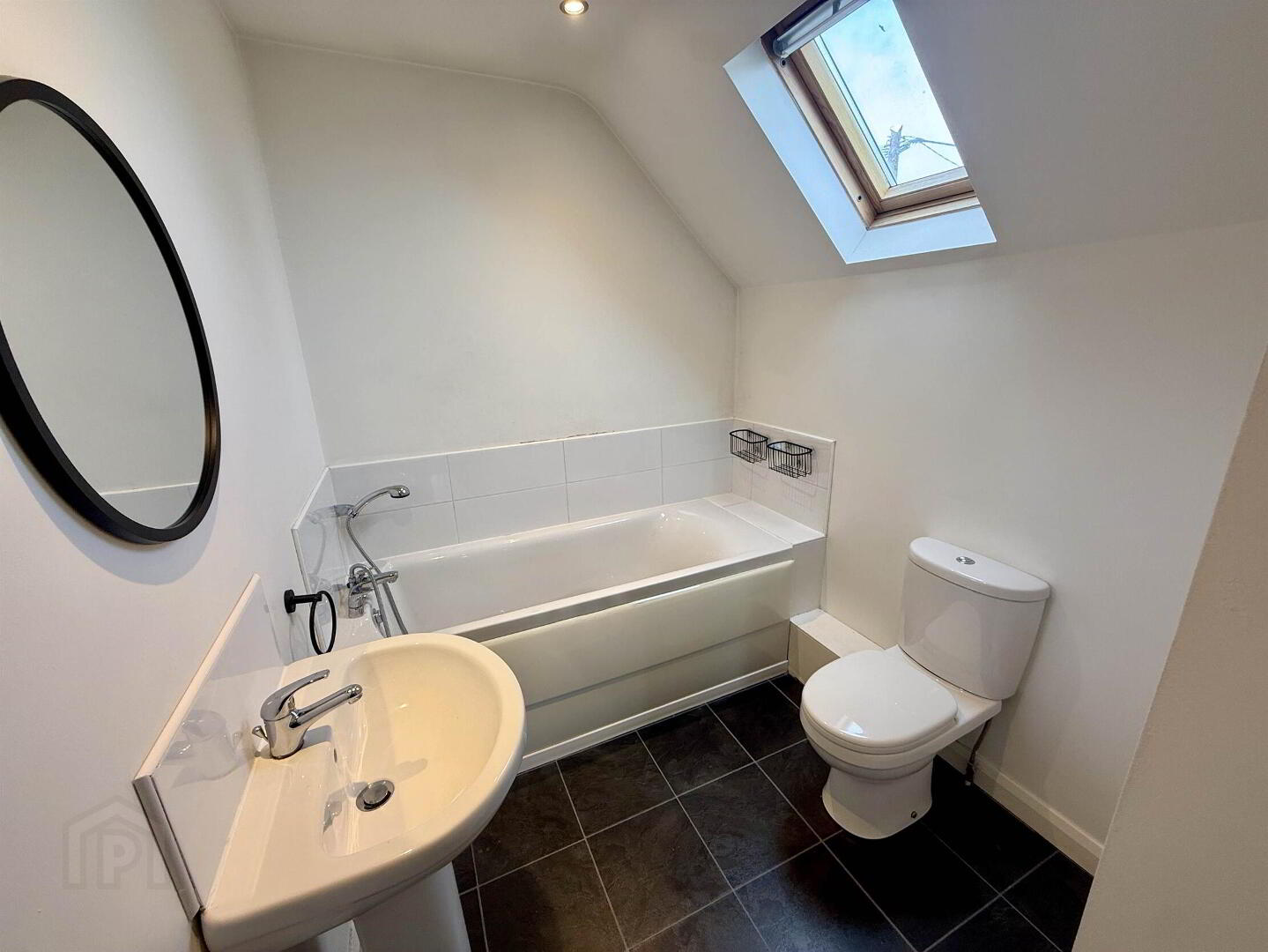 2a Thiepval Avenue 16 of 17