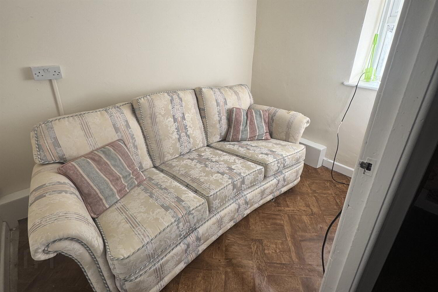 Flat, 61 Moore Street 2 of 2