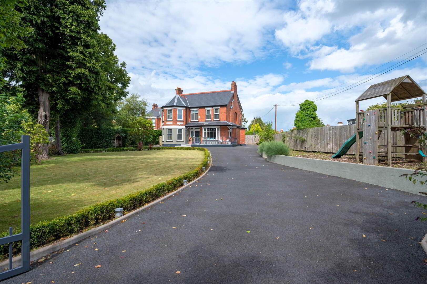Amberley, 1 Old Cavehill Road 2 of 44