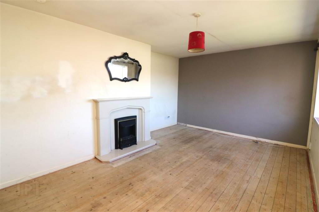 48b Willow Gardens 2 of 10