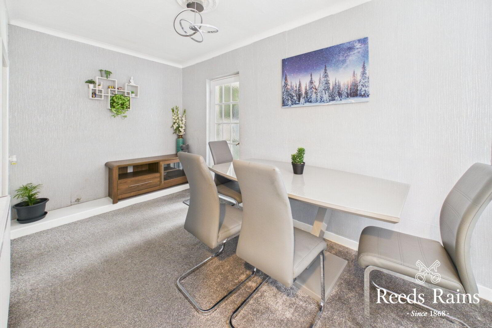172 Joanmount Gardens 3 of 14