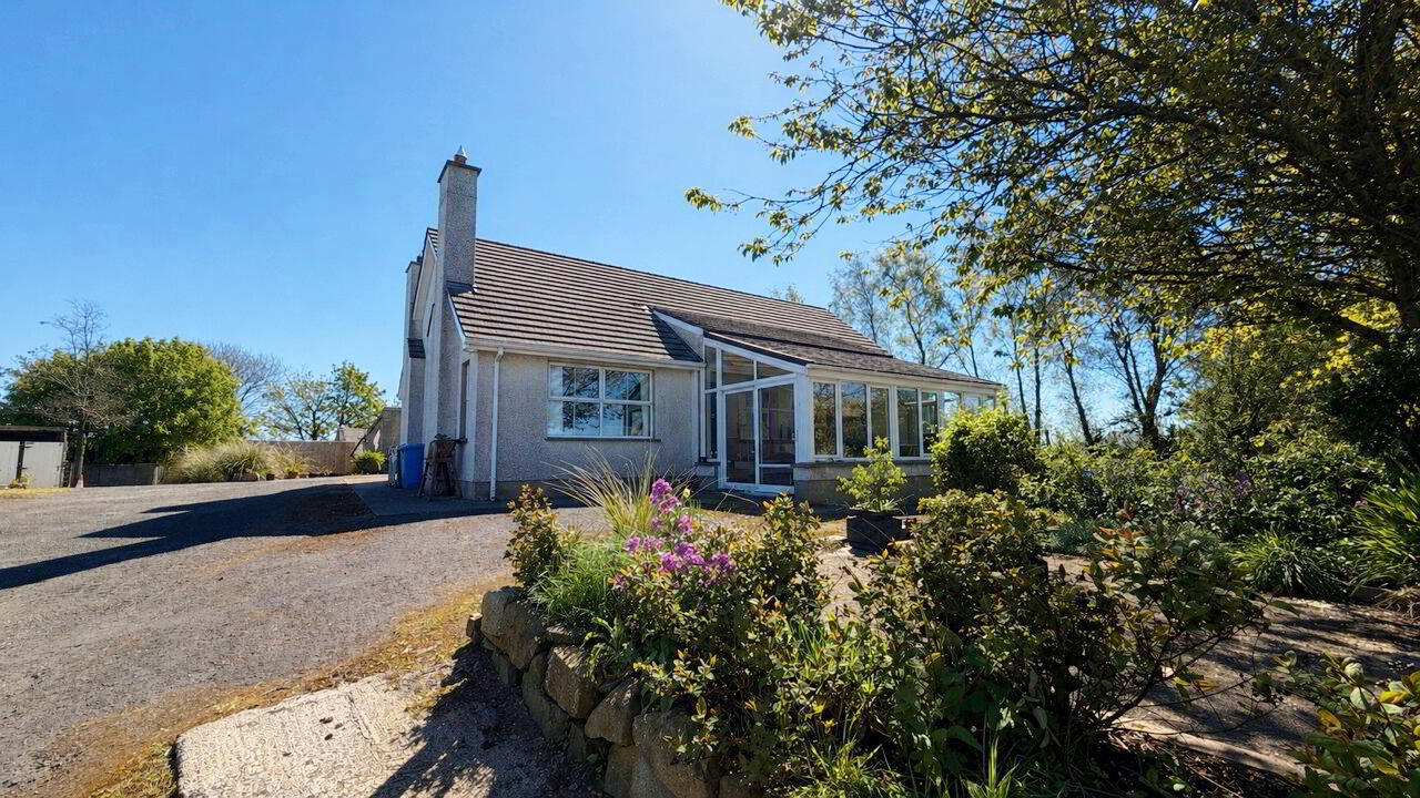 14 Ballyvelton Road 1 of 29