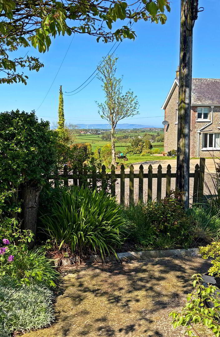 14 Ballyvelton Road 2 of 29