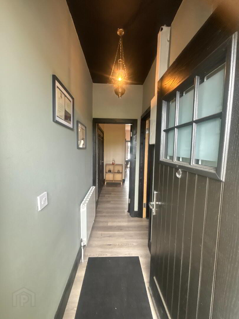 9 Laburnum Square North Rd 2 of 31