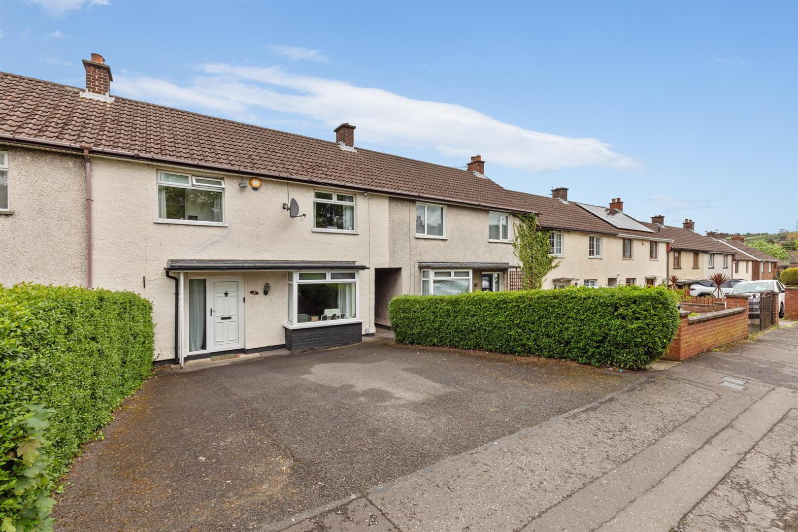 6 Lower Braniel Road 2 of 21