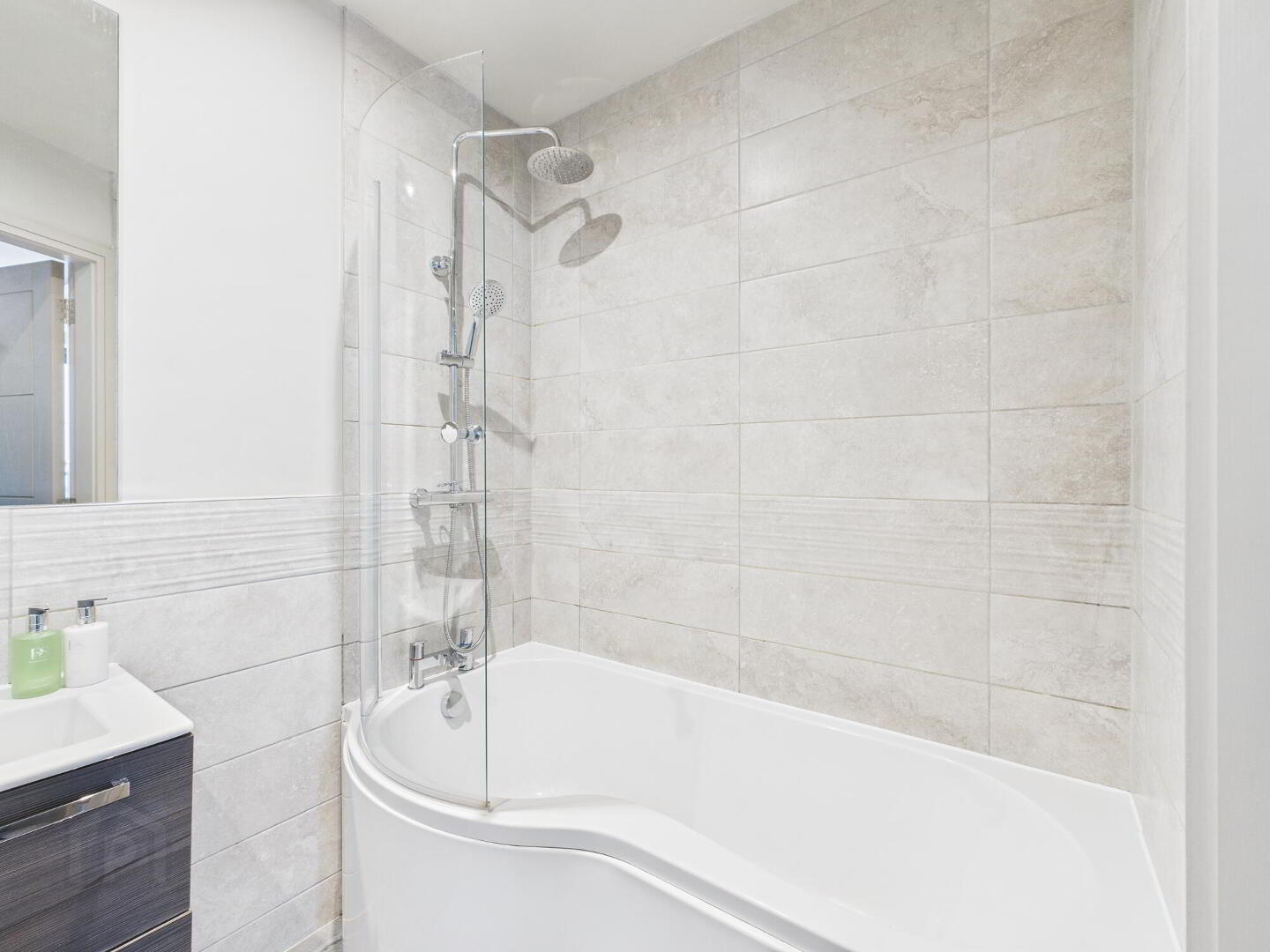 Apartment 45 Lesley Parklands 62 Knocknagoney Road 16 of 17