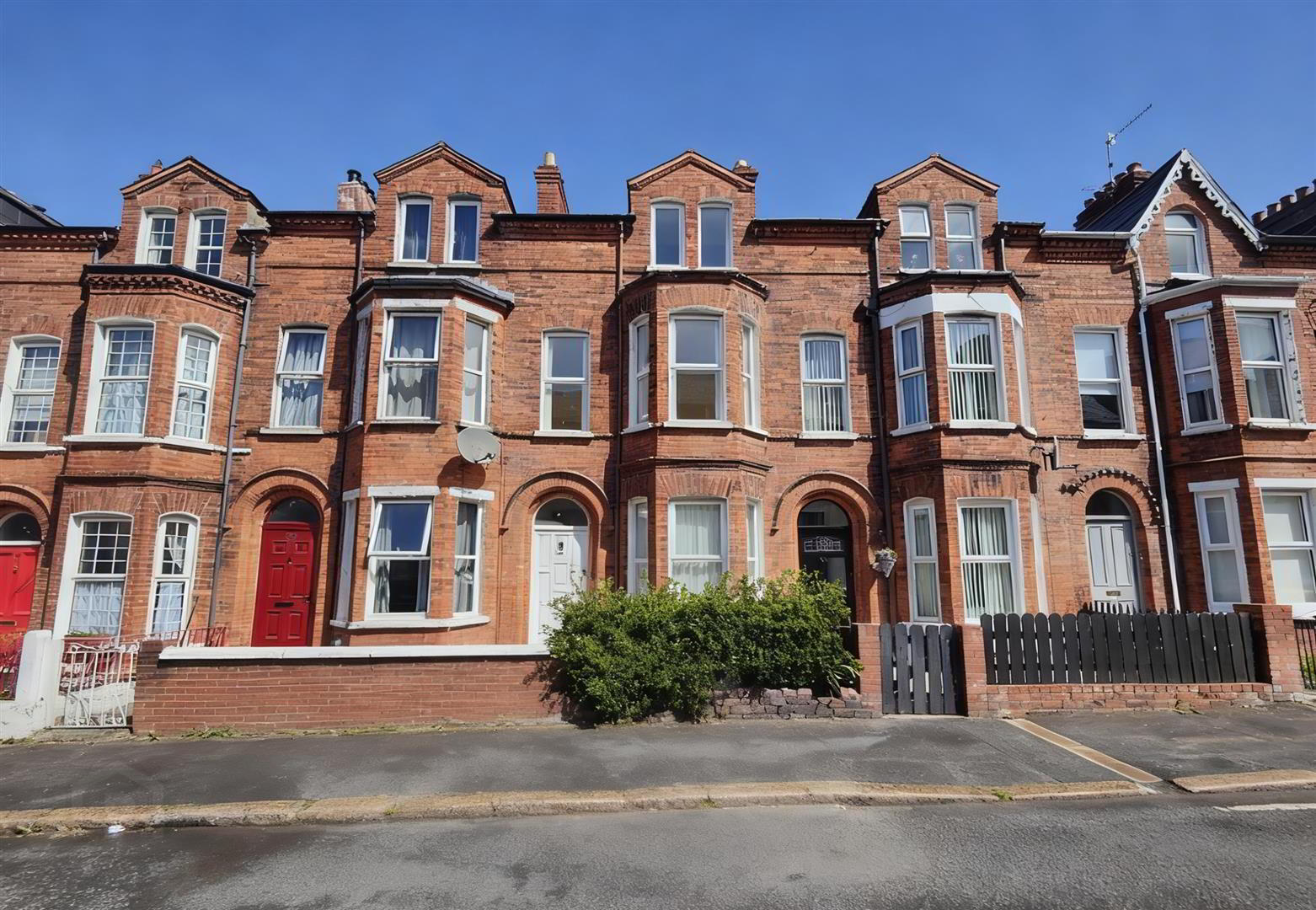 27 Willowbank Gardens 1 of 25
