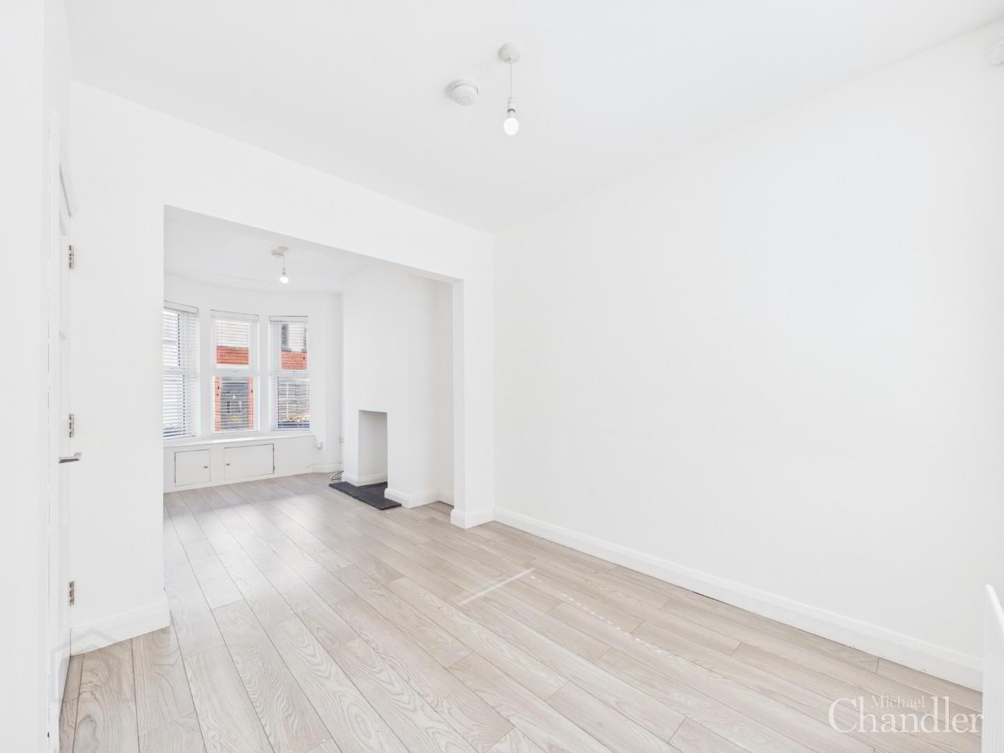 50 Fernwood Street 3 of 17