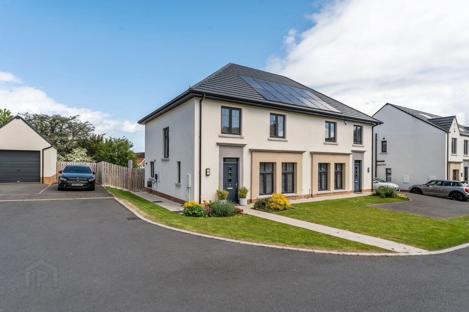 25 Edenbrook 1 of 28