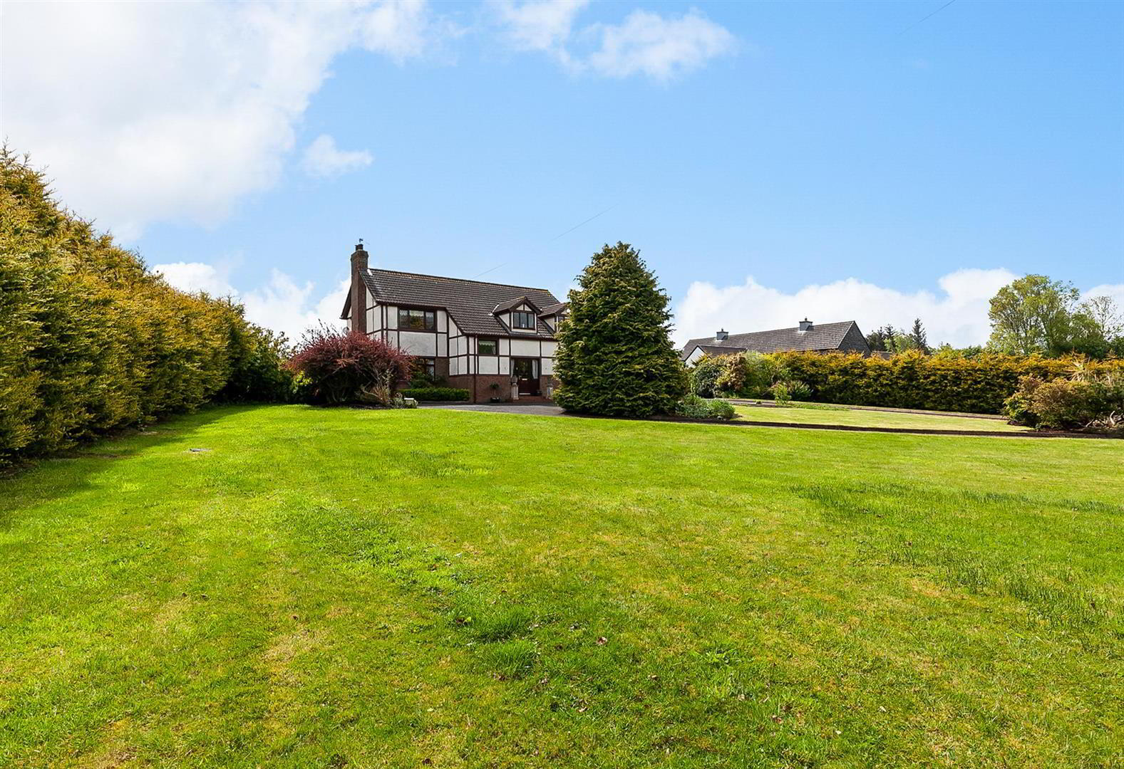 15 Legaloy Road 2 of 39