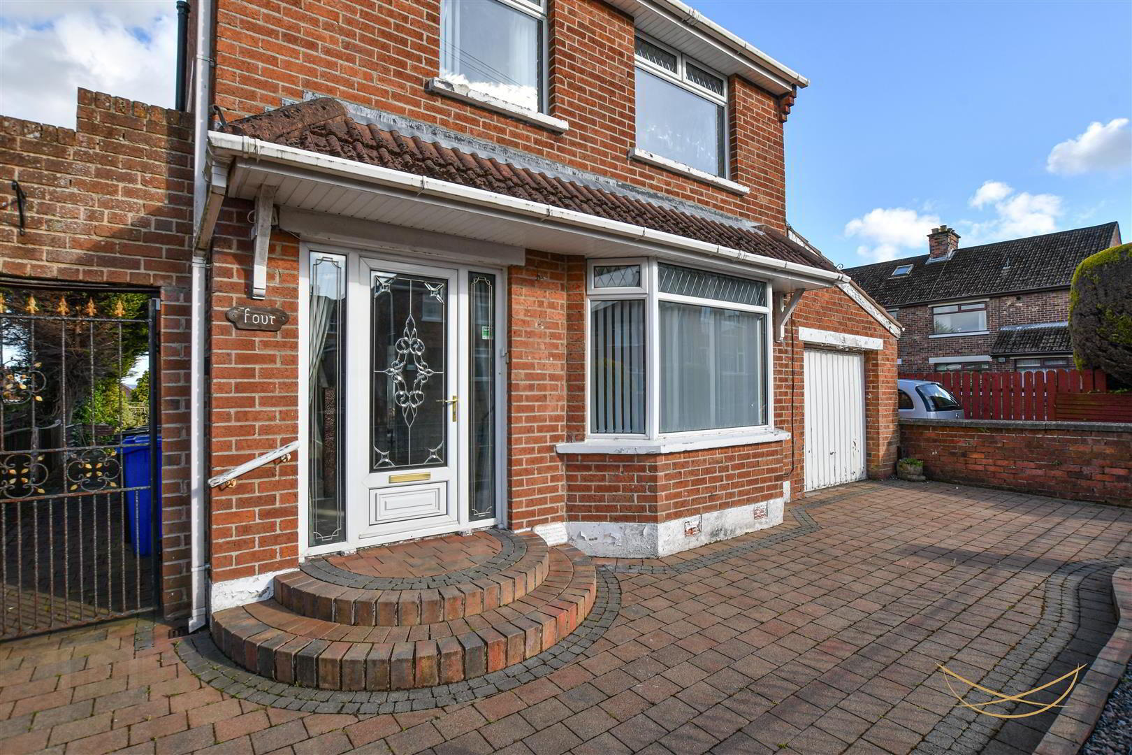 4 Lyndhurst Drive 3 of 34