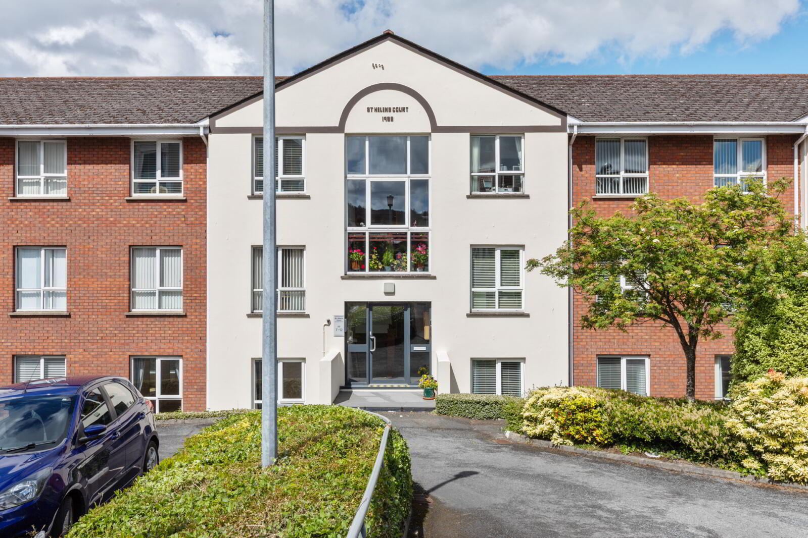 11 St. Helens Court 2 of 16
