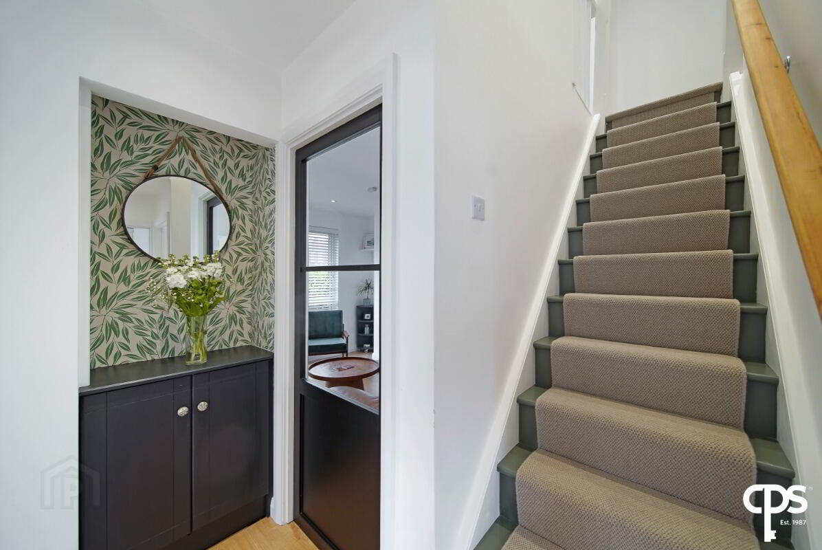 2 Lansdowne Road 3 of 29